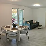 Davorka Apartment *
